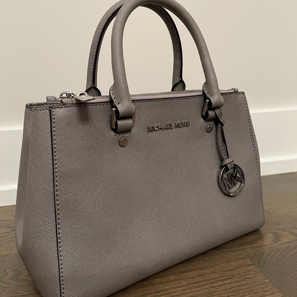 Michael Kors Sutton Satchel (Pearl Gray)